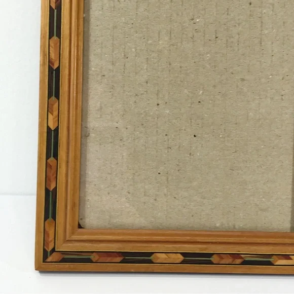 Vintage Fetco 5x7" Wooden Picture Frame with Decorative Inlay Dovetail Joint - Picture 9 of 15